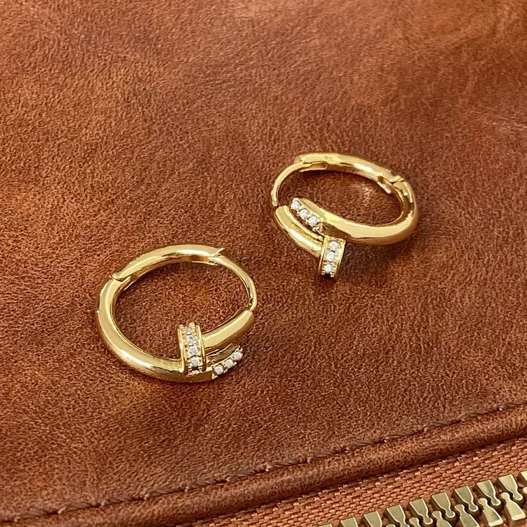 Silberfarbene Zirkon-Nagel-Rundohrringe für Frauen Minimalistischer Trendiger Modeschmuck Glänzende Accessoires