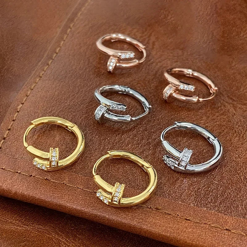 Silberfarbene Zirkon-Nagel-Rundohrringe für Frauen Minimalistischer Trendiger Modeschmuck Glänzende Accessoires