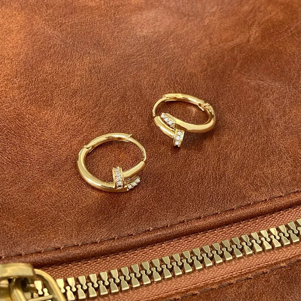 Silberfarbene Zirkon-Nagel-Rundohrringe für Frauen Minimalistischer Trendiger Modeschmuck Glänzende Accessoires
