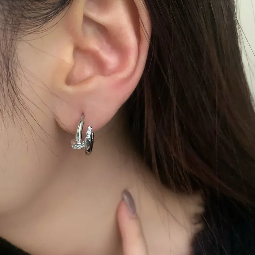 Silberfarbene Zirkon-Nagel-Rundohrringe für Frauen Minimalistischer Trendiger Modeschmuck Glänzende Accessoires