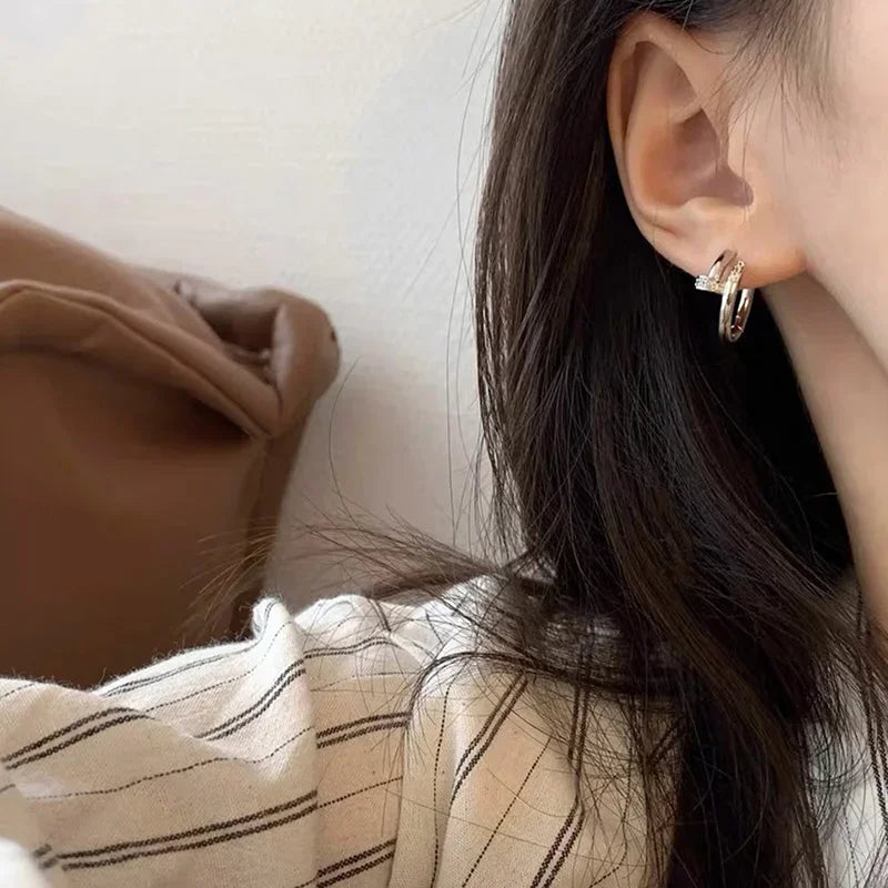 Silberfarbene Zirkon-Nagel-Rundohrringe für Frauen Minimalistischer Trendiger Modeschmuck Glänzende Accessoires