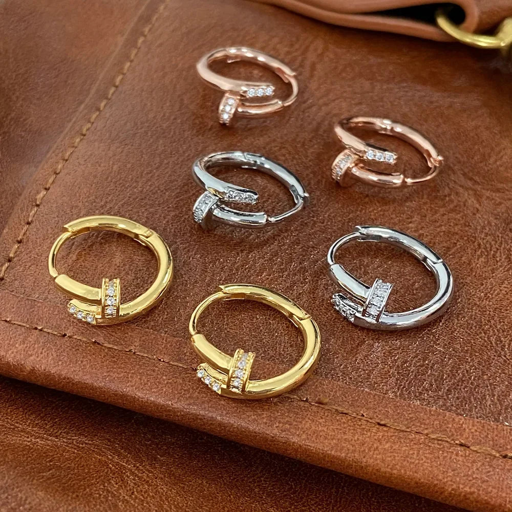 Silberfarbene Zirkon-Nagel-Rundohrringe für Frauen Minimalistischer Trendiger Modeschmuck Glänzende Accessoires