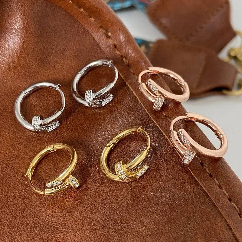 Silberfarbene Zirkon-Nagel-Rundohrringe für Frauen Minimalistischer Trendiger Modeschmuck Glänzende Accessoires